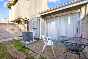 7082 Greenway Chase St, Houston, TX 77072 - Photo 7