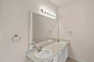 10921 Cathedral Peak Dr, Rosharon, TX 77583 - Photo 11