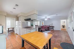 9418 Beverly Hill St, Houston, TX 77063 - Photo 13