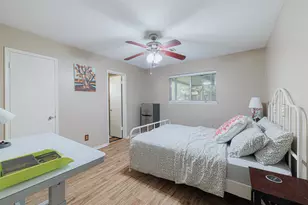 9418 Beverly Hill St, Houston, TX 77063 - Photo 17