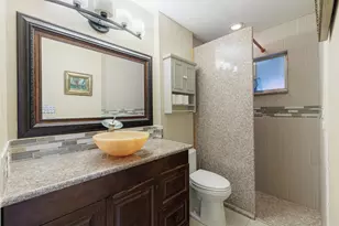 9418 Beverly Hill St, Houston, TX 77063 - Photo 19