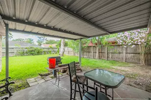9418 Beverly Hill St, Houston, TX 77063 - Photo 23