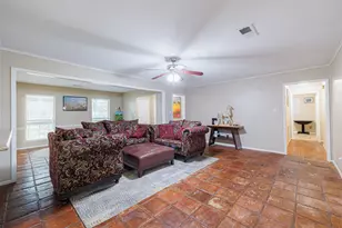 9418 Beverly Hill St, Houston, TX 77063 - Photo 9
