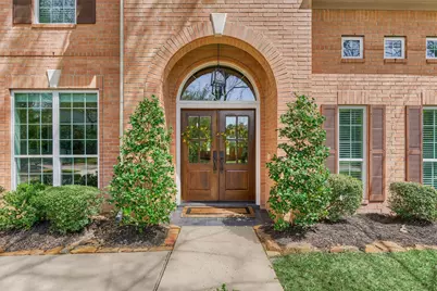 170 N Hazelcrest Circle, The Woodlands, TX 77382 - Photo 3