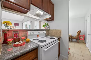 7709 Shadow Hill Ln, Houston, TX 77072 - Photo 13