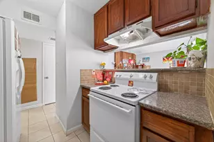 7709 Shadow Hill Ln, Houston, TX 77072 - Photo 11