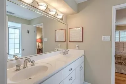 8 Buttonbush Court, The Woodlands, TX 77380 - Photo 5