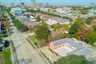 2001 Binz St, Houston, TX 77004 - Photo 9