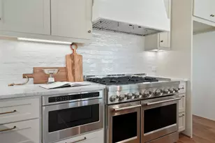 1023 E 23rd St, Houston, TX 77009 - Photo 11