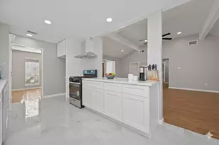 9919 Sagemill Dr, Houston, TX 77089 - Photo 9