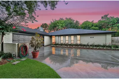 813 E Green Belt Drive, Sugar Land, TX 77498 - Photo 1