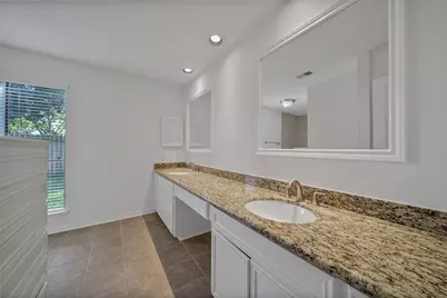 813 E Green Belt Drive, Sugar Land, TX 77498 - Photo 17