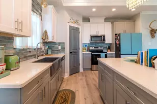 12839 E Conquistador Dr, Galveston, TX 77554 - Photo 7