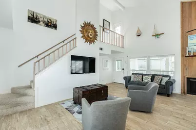 13827 Pirates Beach Boulevard, Galveston, TX 77554 - Photo 19