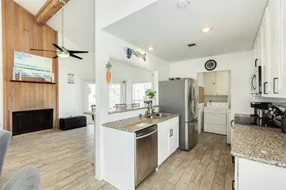 13827 Pirates Beach Boulevard, Galveston, TX 77554 - Photo 23