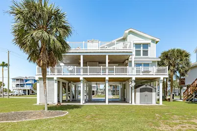 13827 Pirates Beach Boulevard, Galveston, TX 77554 - Photo 11