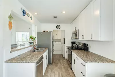 13827 Pirates Beach Boulevard, Galveston, TX 77554 - Photo 25