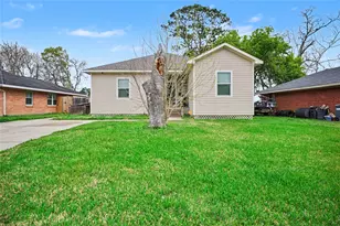 106 N Bayou Dr, Hitchcock, TX 77563 - Photo 1