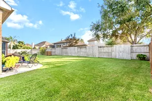 2500 Rockygate Ln, Friendswood, TX 77546 - Photo 17
