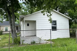 312 10th St N, Texas City, TX 77590 - Photo 9