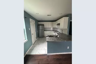 312 10th St N, Texas City, TX 77590 - Photo 1