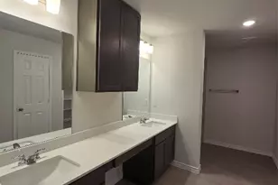 1102 Riggs St, Baytown, TX 77520 - Photo 5