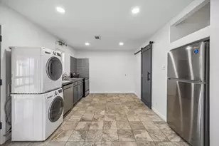 820 E 28th St, Houston, TX 77009 - Photo 7