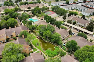 9447 Pagewood Ln, Houston, TX 77063 - Photo 25