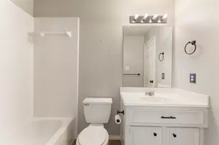 922 E Heights Hollow Ln, Houston, TX 77007 - Photo 5