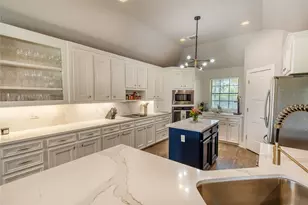 227 Briarwood Dr, Bellville, TX 77418 - Photo 3
