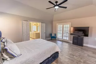 227 Briarwood Dr, Bellville, TX 77418 - Photo 11