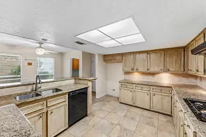 2718 Knollbrook Lane, Spring, TX 77373 - Photo 19