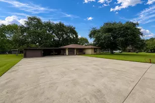 12711 Britt Rd, Pearland, TX 77581 - Photo 3