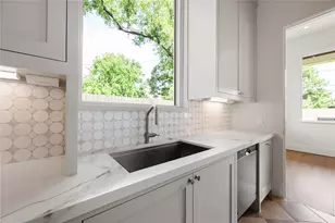 891 W 41st St, Houston, TX 77018 - Photo 21