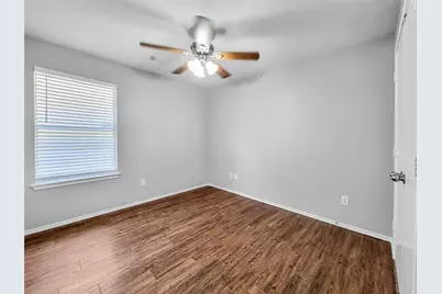 5439 Aloe Avenue, Baytown, TX 77521 - Photo 11