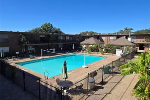 11550 Chimney Rock Rd, Houston, TX 77035 - Photo 15