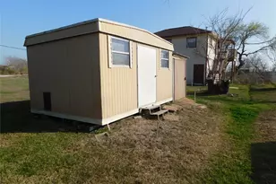 266 First St, Port Lavaca, TX 77979 - Photo 9