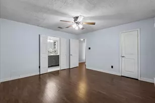 2319 Leading Edge Dr, Friendswood, TX 77546 - Photo 9