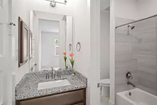 2215 MacArthur St, Houston, TX 77030 - Photo 25