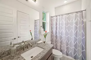 2215 MacArthur St, Houston, TX 77030 - Photo 17