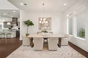 2215 MacArthur St, Houston, TX 77030 - Photo 3