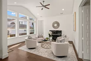 2215 MacArthur St, Houston, TX 77030 - Photo 11