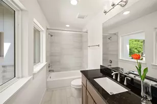 2215 MacArthur St, Houston, TX 77030 - Photo 23