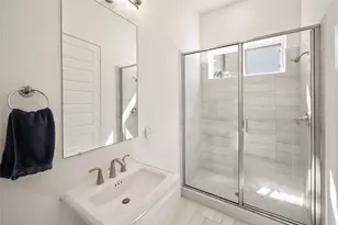2215 MacArthur St, Houston, TX 77030 - Photo 19