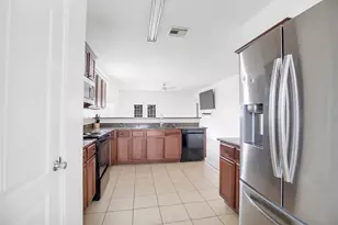 2630 Tracy Ln, Highlands, TX 77562 - Photo 13