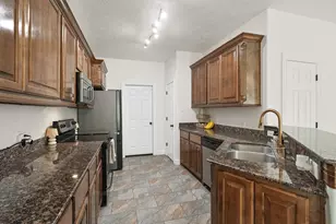 6101 Fox Ridge Dr, Angleton, TX 77515 - Photo 15