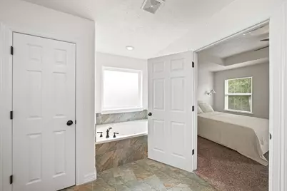 6101 Fox Ridge Drive, Angleton, TX 77515 - Photo 21