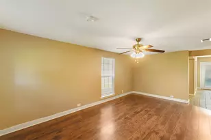 1029 Sycamore St, La Marque, TX 77568 - Photo 3