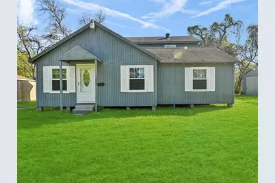 1029 Sycamore Street, La Marque, TX 77568 - Photo 1