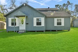 1029 Sycamore St, La Marque, TX 77568 - Photo 1